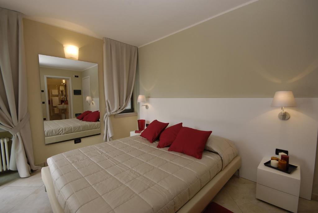 Relais Corte Bergamini Peschiera del Garda Room photo